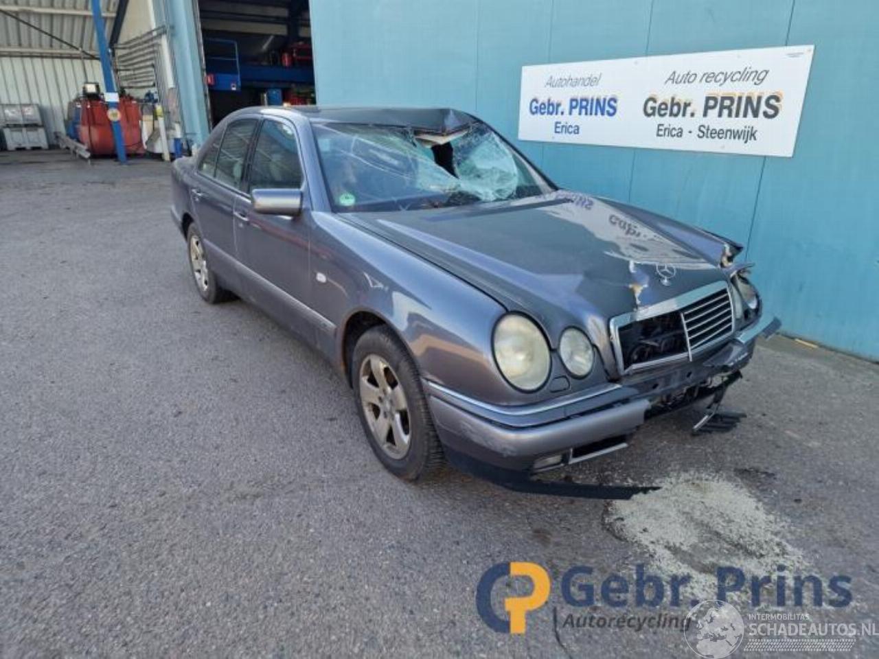 Mercedes E-klasse E (W210), Sedan, 1995 / 2002 3.2 E-320 24V