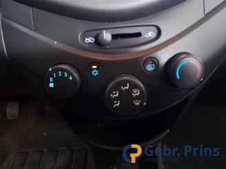 Chevrolet Spark Spark (M300), Hatchback, 2010 1.0 16V Bifuel picture 6
