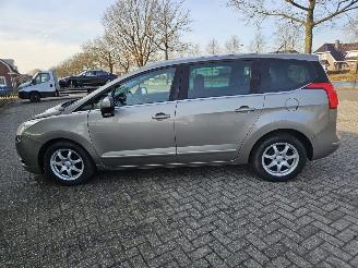 Peugeot 5008 1.6 VTI 16V MPV  Benzine 1.598cc 88kW (120pk) FWD picture 4