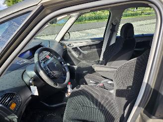 Citroën C4-picasso 7 PERS 1.8 16V MPV  Benzine 1.749cc 92kW (125pk) FWD picture 11