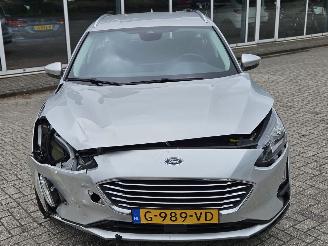 Ford Focus 1.0 Ti-VCT EcoBoost 12V 125 Combi/o  Benzine 999cc 92kW (125pk) FWD picture 2