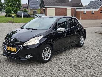 Peugeot 208 1.2 Vti 12V PureTech 82 Hatchback  Benzine 1.199cc 60kW (82pk) FWD picture 9