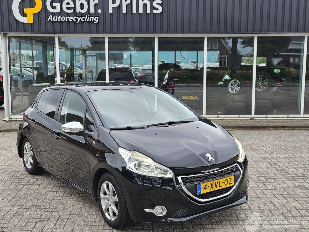 Peugeot 208 1.2 Vti 12V PureTech 82 Hatchback  Benzine 1.199cc 60kW (82pk) FWD
