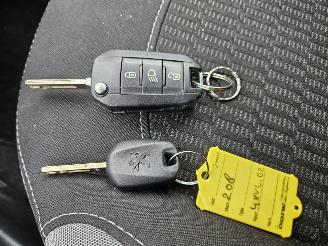 Peugeot 208 1.2 Vti 12V PureTech 82 Hatchback  Benzine 1.199cc 60kW (82pk) FWD picture 15