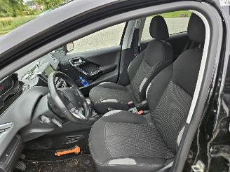 Peugeot 208 1.2 Vti 12V PureTech 82 Hatchback  Benzine 1.199cc 60kW (82pk) FWD picture 11