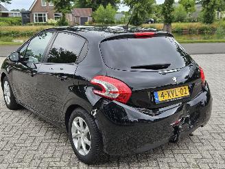 Peugeot 208 1.2 Vti 12V PureTech 82 Hatchback  Benzine 1.199cc 60kW (82pk) FWD picture 6