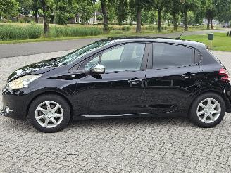 Peugeot 208 1.2 Vti 12V PureTech 82 Hatchback  Benzine 1.199cc 60kW (82pk) FWD picture 8