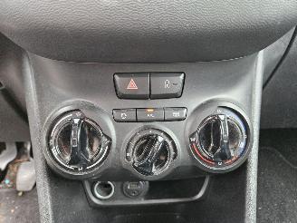 Peugeot 208 1.2 Vti 12V PureTech 82 Hatchback  Benzine 1.199cc 60kW (82pk) FWD picture 12