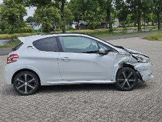 Peugeot 208 1.6 16V THP 155 Hatchback  Benzine 1.598cc 115kW (156pk) FWD picture 8