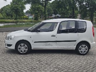 Skoda Roomster 1.2i 12V MPV  Benzine 1.198cc 51kW (69pk) FWD picture 10