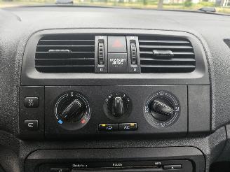 Skoda Roomster 1.2i 12V MPV  Benzine 1.198cc 51kW (69pk) FWD picture 12