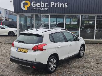 Auto incidentate Peugeot 2008 1.2 Vti 12V PureTech 82 MPV  Benzine 1.199cc 60kW (82pk) FWD 2013/10