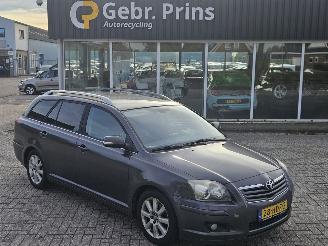 Schadeauto Toyota Avensis 2.0 16V VVT-i D4 Combi/o  Benzine 1.998cc 108kW (147pk) FWD 2008/10