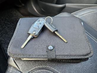 Ford Fiesta 1.6 16V Ti Hatchback pops and bangs Benzine 1.596cc 99kW (135pk) FWD picture 16