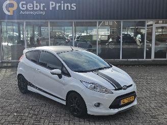 uszkodzony samochody osobowe Ford Fiesta 1.6 16V Ti Hatchback pops and bangs Benzine 1.596cc 99kW (135pk) FWD 2011/10