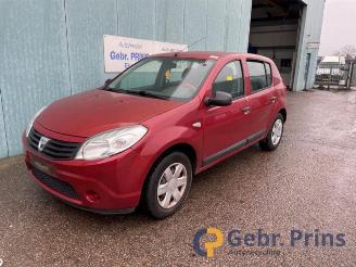 Coche siniestrado Dacia Sandero Sandero I (BS), Hatchback, 2008 / 2013 1.2 16V 2009/10