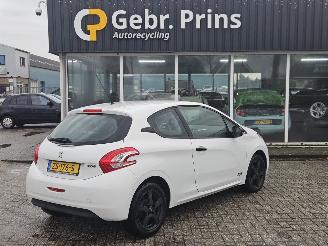 Peugeot 208 1.0 Vti 12V PureTech Hatchback Benzine 999cc 50kW (68pk) FWD 2014/2