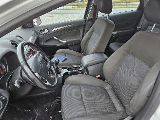 Ford Mondeo 1.6 Ti 16V Combi/o  Benzine 1.596cc 92kW (125pk) FWD picture 9