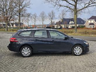 Peugeot 308 1.6 BlueHDi 120 Combi/o 4Dr Diesel 1.560cc 88kW (120pk) FWD picture 4