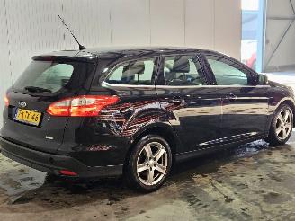 Schadeauto Ford Focus 1.6 TDCi ECOnetic Combi/o  Diesel 1.560cc 77kW (105pk) 2013/7