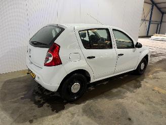 uszkodzony samochody osobowe Dacia Sandero 1.2 16V Hatchback  Benzine 1.149cc 55kW (75pk) FWD 2011/11