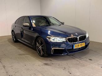 uszkodzony samochody osobowe BMW 5-serie M550i xDrive High Executive 2017/12