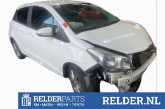 Démontage voiture Toyota Yaris Yaris II (P9), Hatchback, 2005 / 2014 1.33 16V Dual VVT-I 2014/6