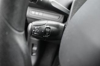 Peugeot 208 1.2 VVTI picture 24