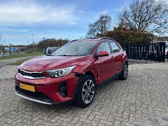 krockskadad bil auto Kia Stonic 1.0 T-GDi ExecutiveLine AUTOMAAT !! 2020/8