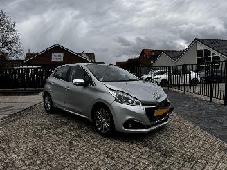 Schadeauto Peugeot 208 1.2 Allure 26.169 KM !! 2017/1