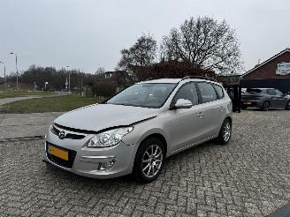 krockskadad bil auto Hyundai I-30 CW 1.6i Style  1ST OWNER !! CLIMA 2009/10