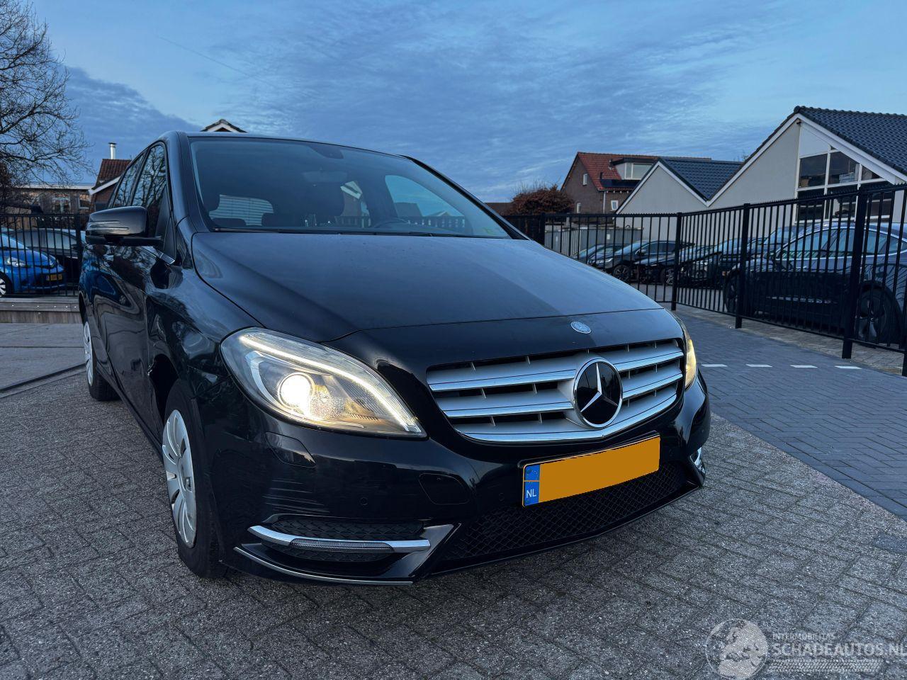 Mercedes B-klasse 180 Ambition | 55.872 KM !!