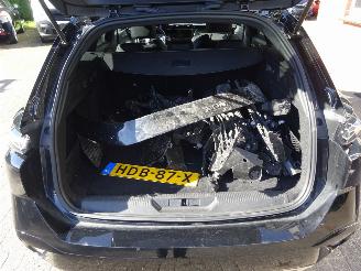 Peugeot 308 SW 1.2 Hybrid 136 e-DCS6 GT picture 28