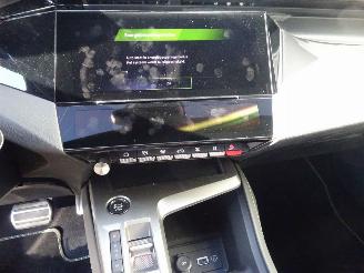 Peugeot 308 SW 1.2 Hybrid 136 e-DCS6 GT picture 21