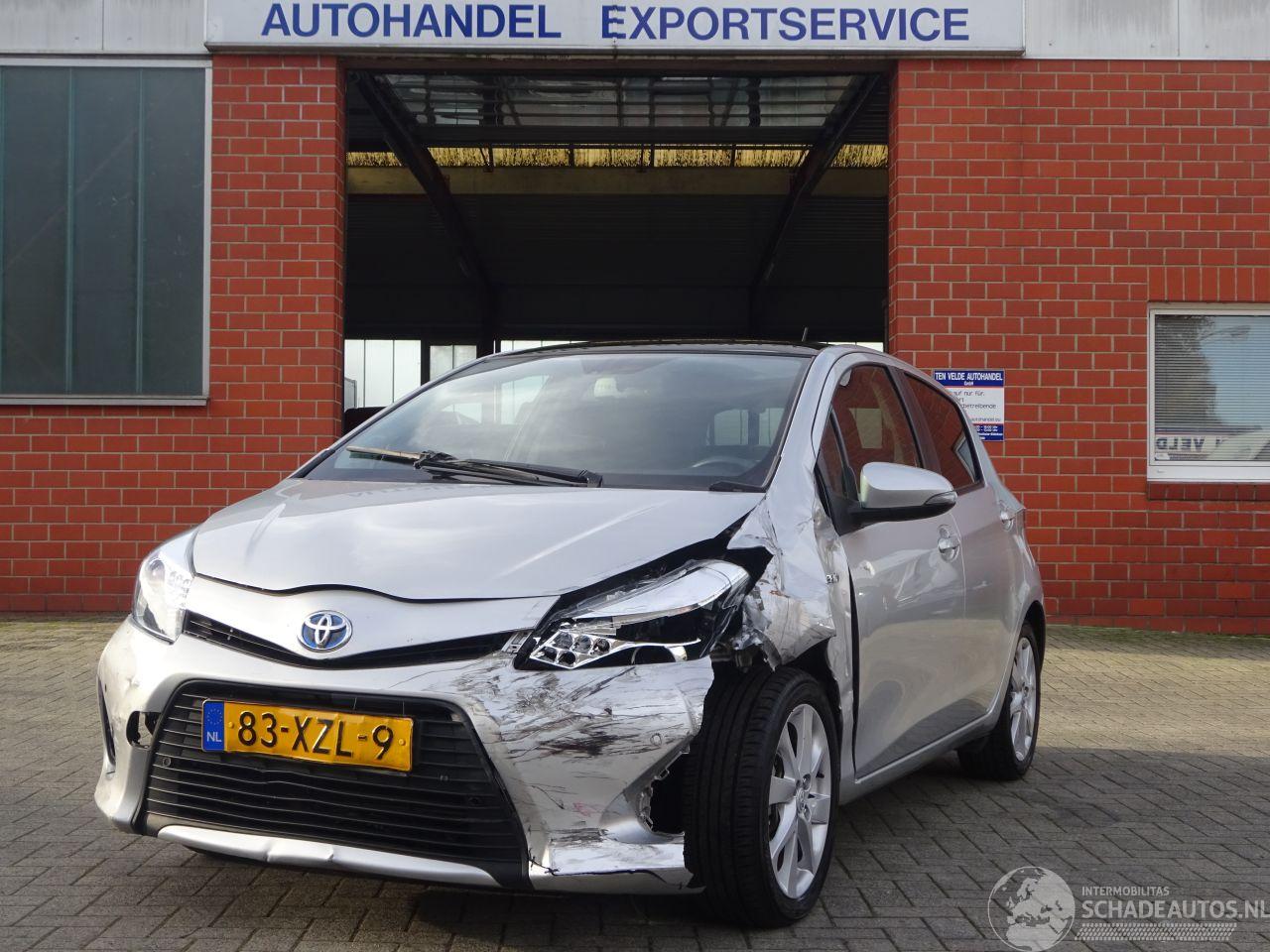 Toyota Yaris 1.5 Full Hybrid Dynamic, Panorama, Climate & Cruise, Navi, PDC