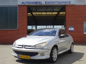 Auto incidentate Peugeot 206 CC Cabrio 1.6-16V Quiksilver, Climate & Cruise control 2006/8