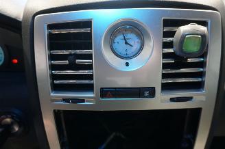Chrysler 300 C 2.7V6 142kW Automaat Leder Airco picture 21