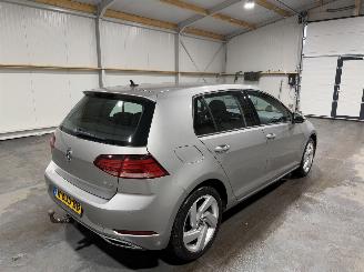 Volkswagen Golf 1.0TSI 63kW Navi Airco Trendline picture 6