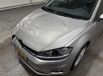 Volkswagen Golf 1.0TSI 63kW Navi Airco Trendline picture 19