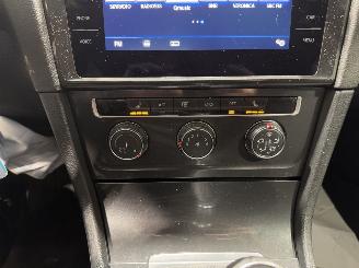 Volkswagen Golf 1.0TSI 63kW Navi Airco Trendline picture 36