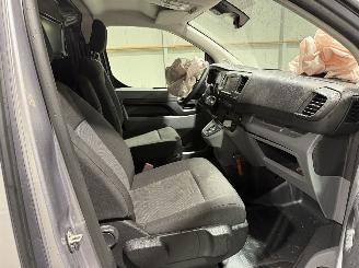 Peugeot e-Expert 75kWh 100kW  Long Premium picture 32