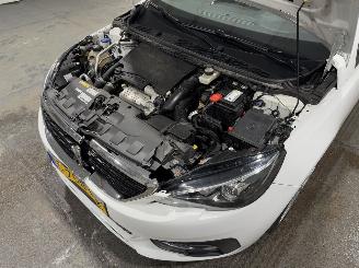 Peugeot 308 1.2 PureTech 81kW Blue Lease picture 23