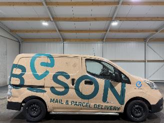 krockskadad bil bedrijf Nissan E-NV200 80kW 24kWh Navigatie Achteruitrijcamera Business 2017/10
