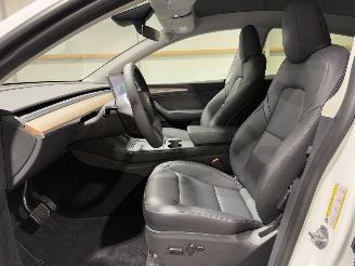 Tesla Model Y RWD 58kWh 175kW picture 24