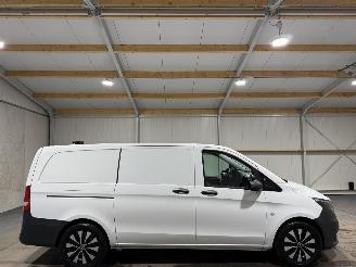 krockskadad bil bedrijf Mercedes eVito 66kWh Lang 85kW Navi Camera 2022/6