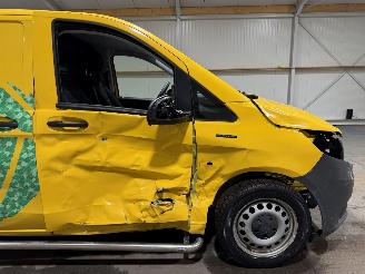 Mercedes eVito 66kWh 85kW Automaat Camera picture 16