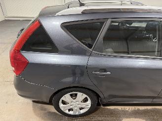 Kia Cee d 1.4CVVT 66kW Clima X-Ecutive picture 16