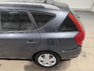 Kia Cee d 1.4CVVT 66kW Clima X-Ecutive picture 15