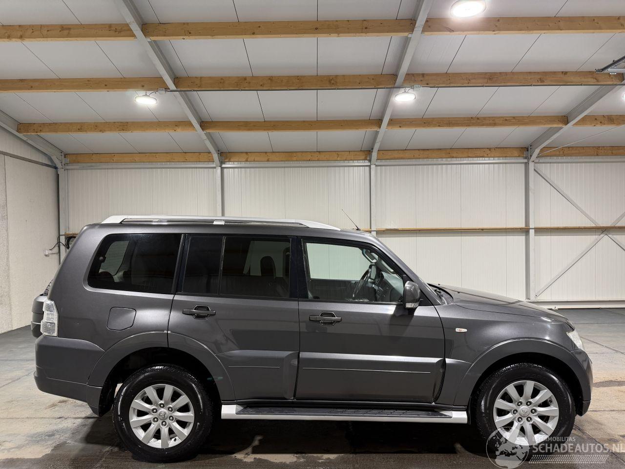 Mitsubishi Pajero 3.2 DI-D 147kW Automaat Leder 4X4 Instyle Side Window Van
