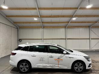 Voiture accidenté Renault Mégane 1.3TCE 85kW Intens Clima 2020/11